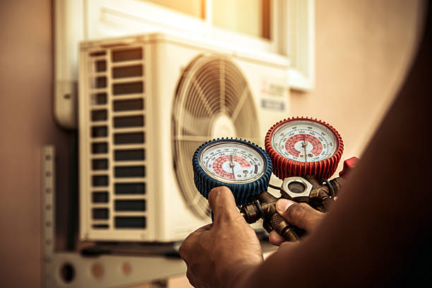 Professional Hvac technician working in Pala, CA